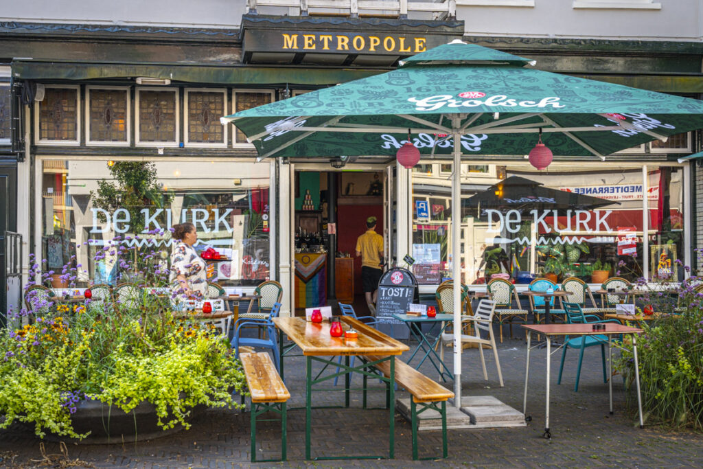 Het nieuwe café De Kurk zit in Grand Café Metropole in Arnhem